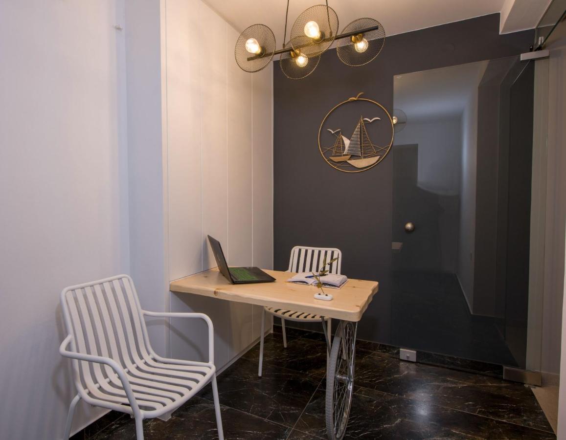 Eleanthi Modern Living Apartment Galatas  Exterior photo
